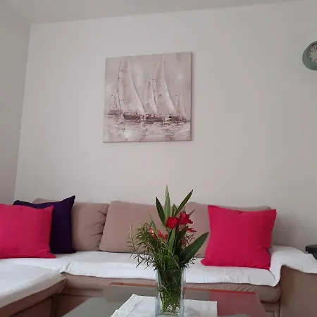 Apartman Conty With Terrace And Garden *