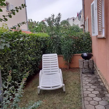Apartman Conty With Terrace And Garden *